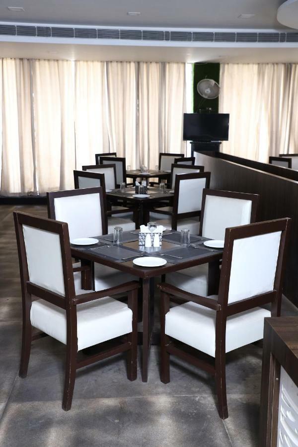 Diwan Hotel And Restaurant Surkhi Eksteriør bilde